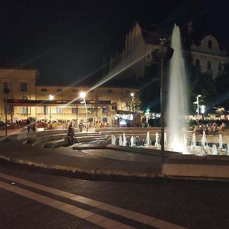 Gutenberg Utca Apartman Сегед Экстерьер фото