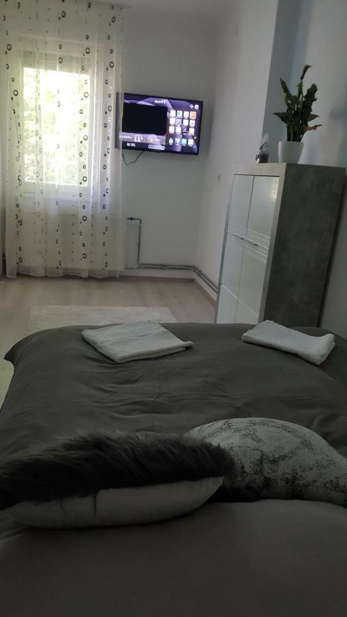 Gutenberg Utca Apartman Сегед Экстерьер фото