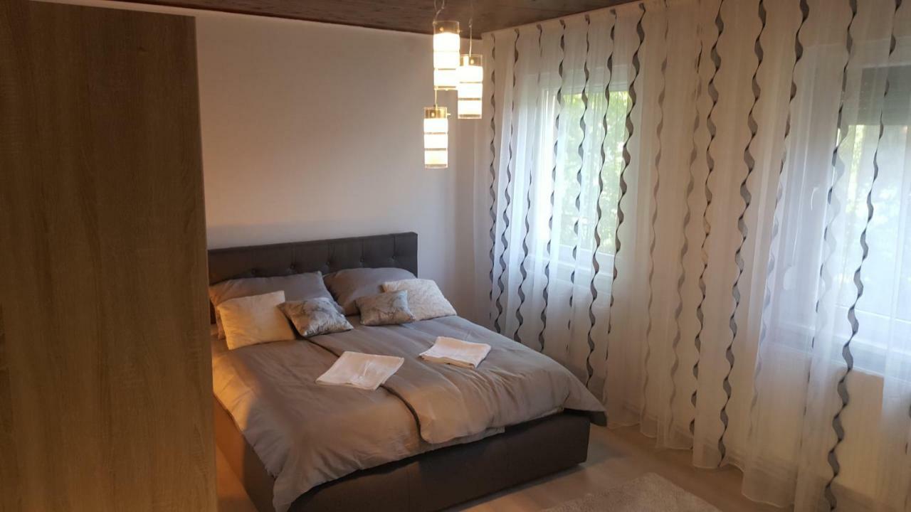 Gutenberg Utca Apartman Сегед Экстерьер фото
