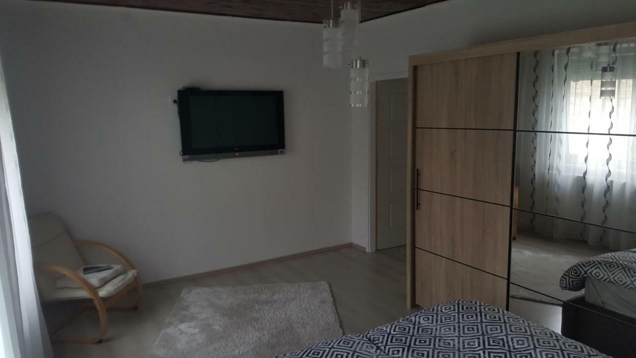 Gutenberg Utca Apartman Сегед Экстерьер фото
