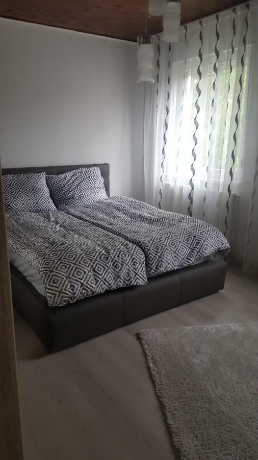 Gutenberg Utca Apartman Сегед Экстерьер фото